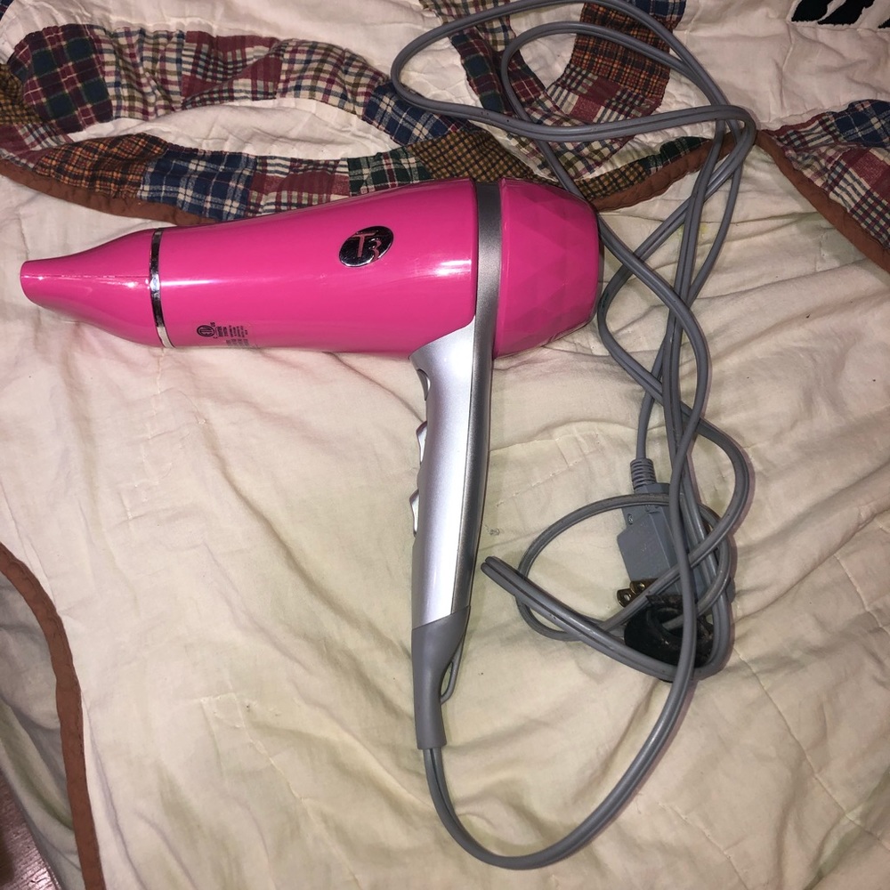 Retail $200 T3 PINK FEATHERWEIGHT HAIR BLOW DRYER w/ attachment